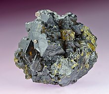 220px-Sphalerite_-_Iron_Cap_mine,_Graham,_Arizona,_USA.jpg